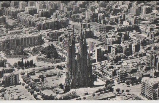 Barcelone_Sagrda_Familia_1957..jpg