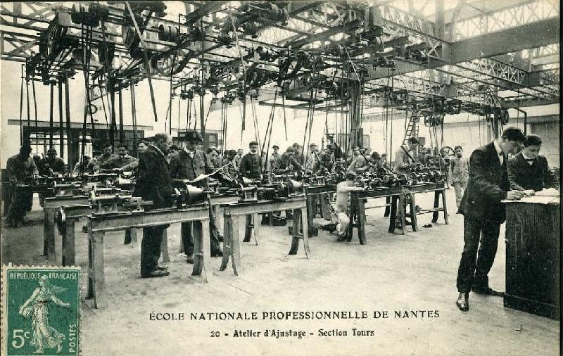 Nantes_Ecole_Nationale_Professionnelle_Ateliers_d-Ajustage_Section_Tours_1.JPG