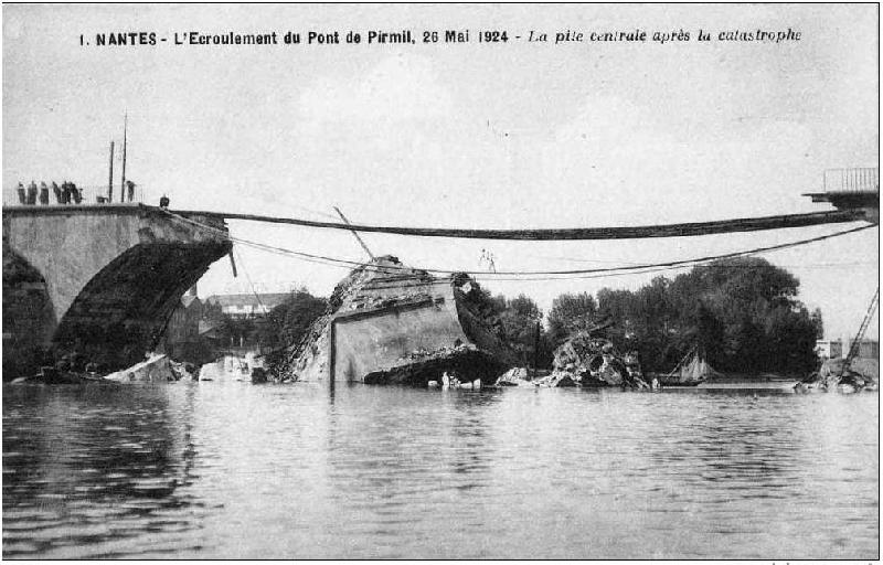Nantes_Pont_de_Pirmil_La_Pile_Centrale_apres_la_catastrophe.jpg