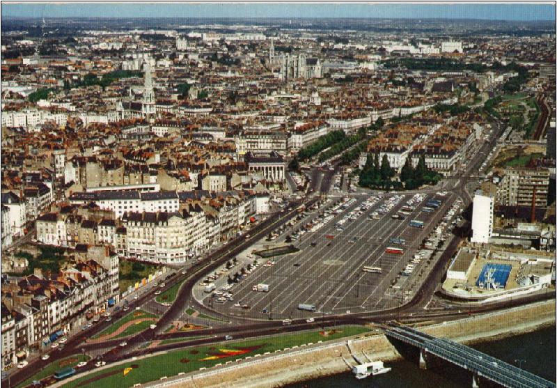 Nantes_Parking_de_l-Ile_Gloriette.jpg