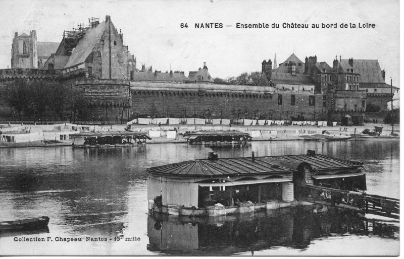 Nantes_Ensemble_du_Chateau_Bord_de_la_loire.jpg