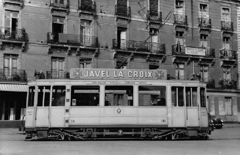 Nantes_Tramway_aau_quai_de_la_Fosse.jpg