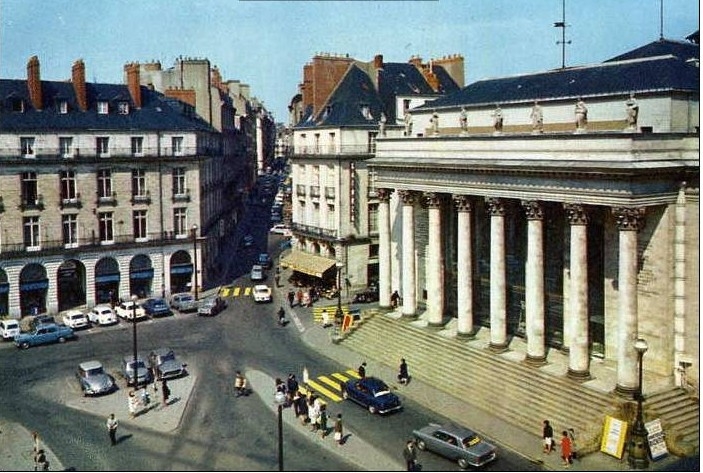 Nantes_Place_Graslin.JPG