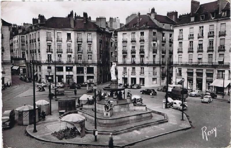 Nantes_Place_Royale.jpg