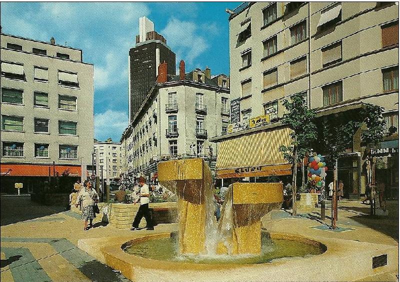 Nantes_Place_du_Bon_Pasteur .jpg