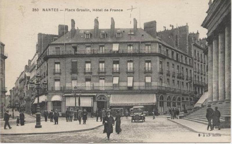 Nantes_Place_Graslin_Hotel_de_France.jpg