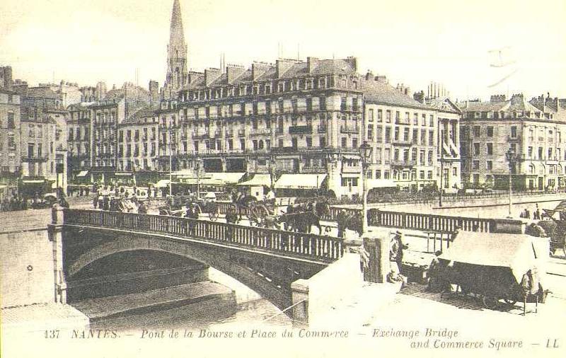 Nantes_Pont_de_la_Bourse_et_la_Place_du_Commerce.JPG