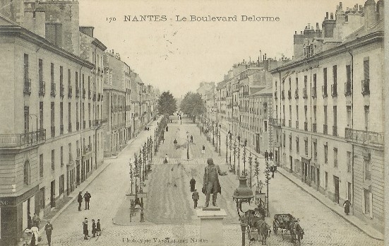 Nantes_Le_Boulevard_Delorme_01.JPG