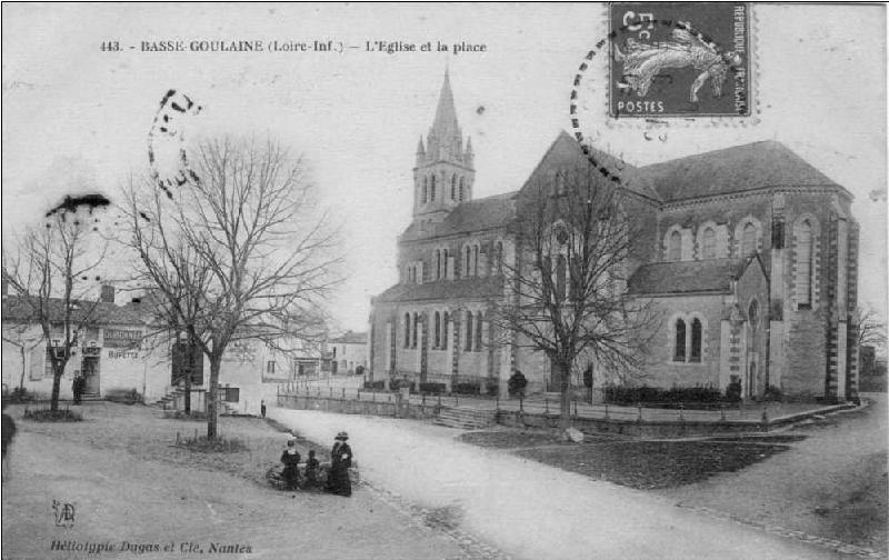 Basse_Goulaine_L'-Eglise_et_la_Place.jpg