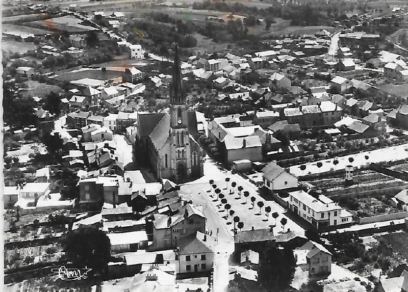 St_Sebastien_Place_de_l-Eglise.jpg